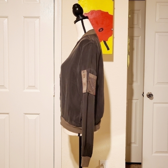 Hard Tail | Green Aviator Bomber - Picture 4 of 7